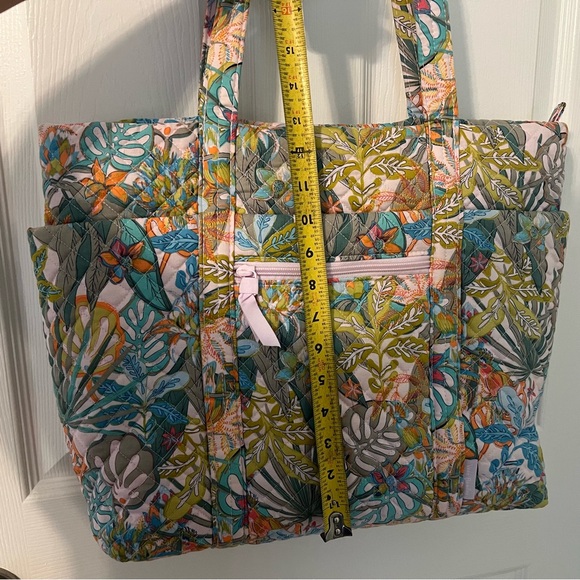 Vera Bradley recycled cotton tote bag in rainforest canopy - Picture 13 of 15